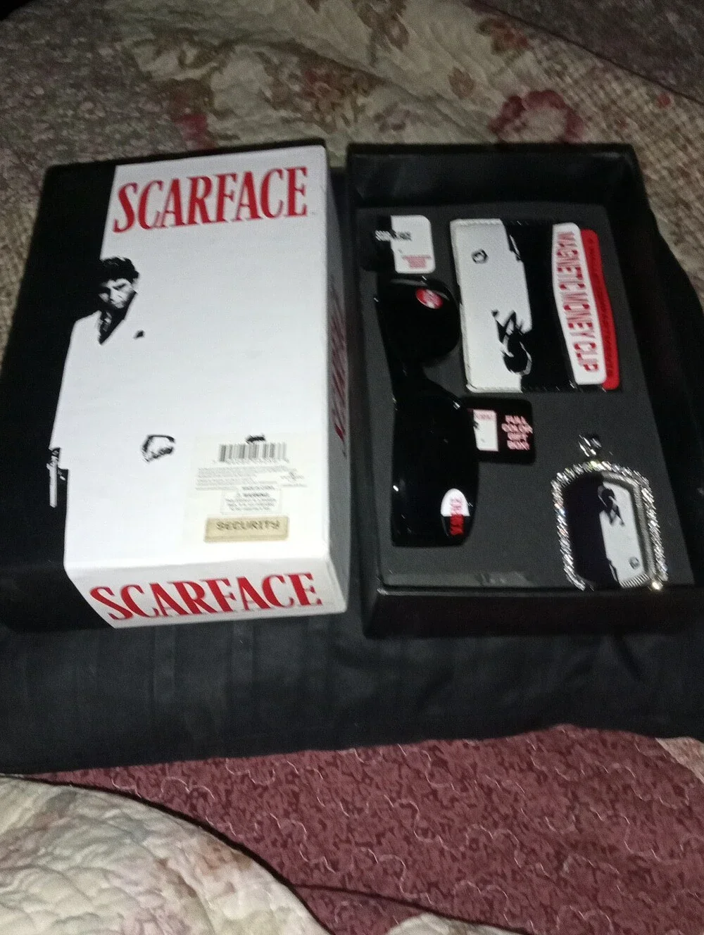 VHTF MIB Scarface Gift Box Set Sunglasses Wallet & Necklace